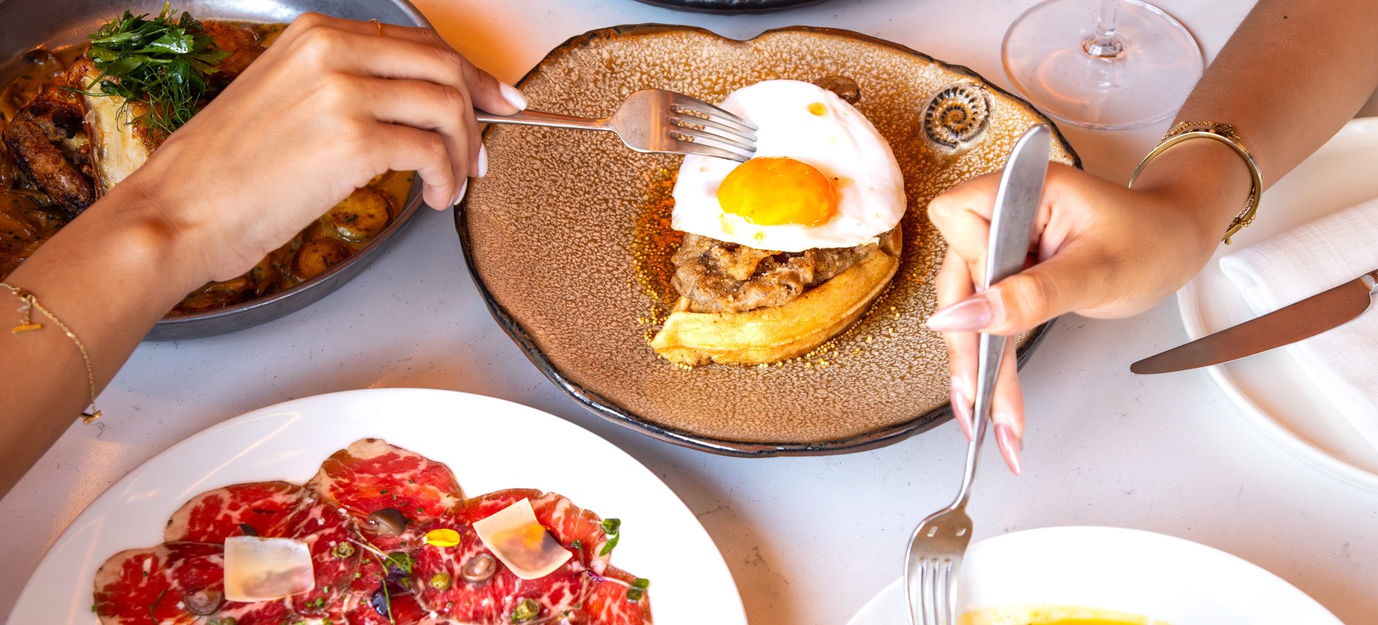 Duck & Waffle Dubai - Table